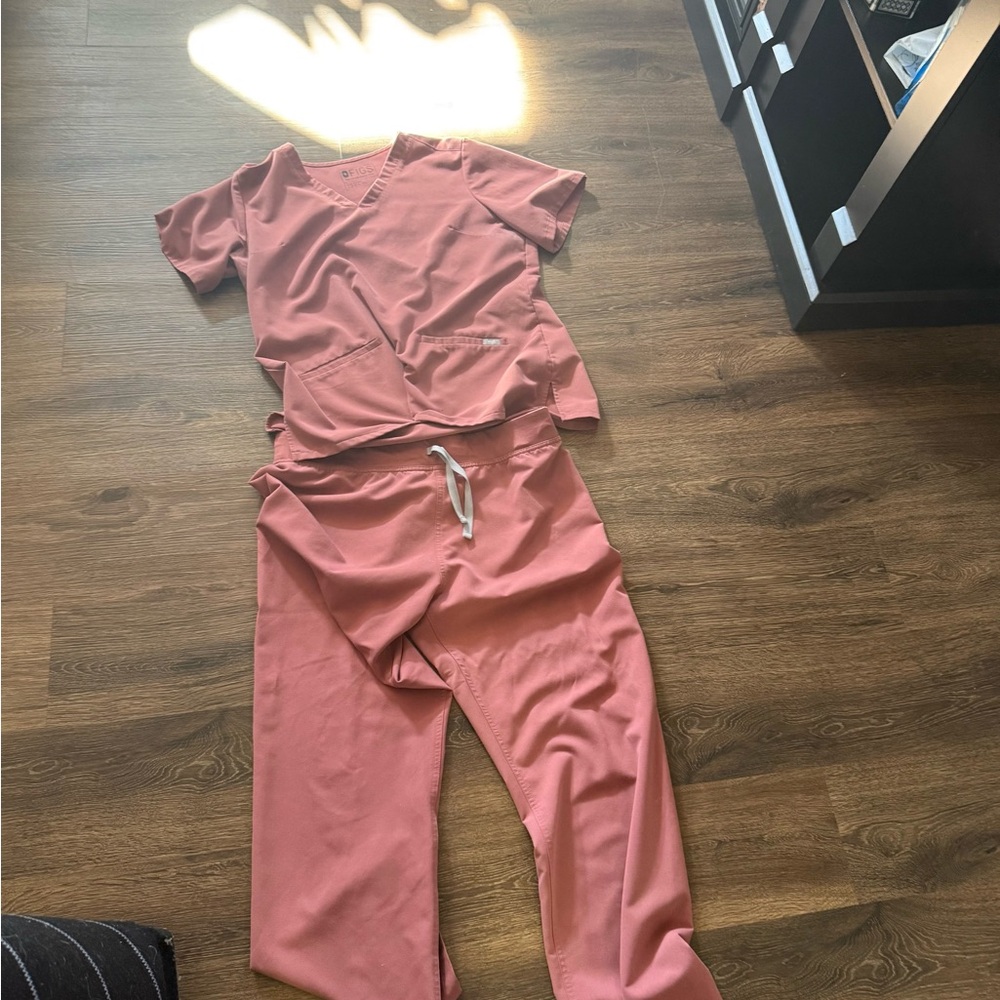 Women's Pink Scrub Set